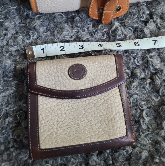 SWAPPED Dooney & Bourke White Leather Shoulder Bag + Wallet - Picture 11 of 16